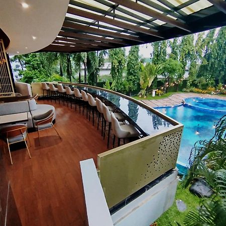 The Sun Hotel Sidoarjo Exterior photo