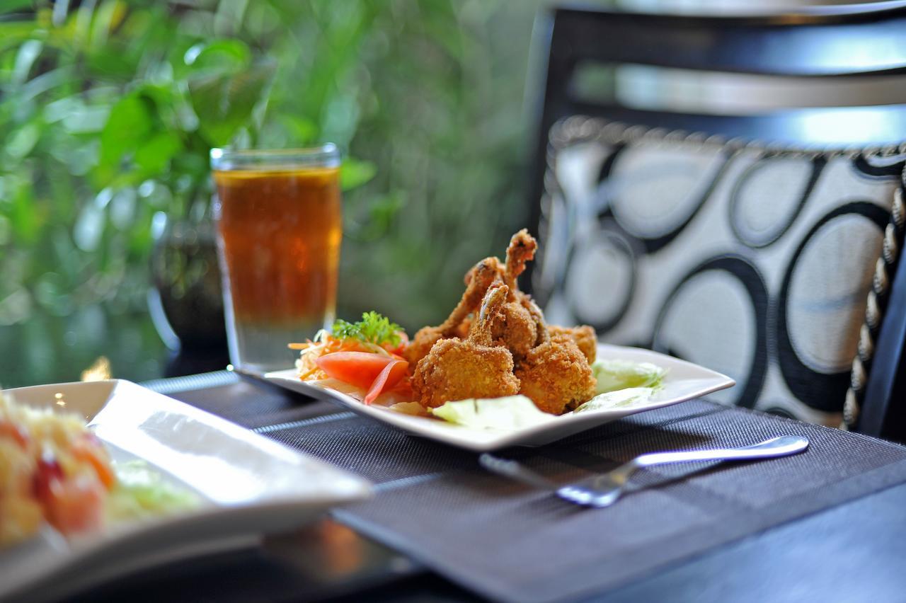 The Sun Hotel Sidoarjo Exterior photo