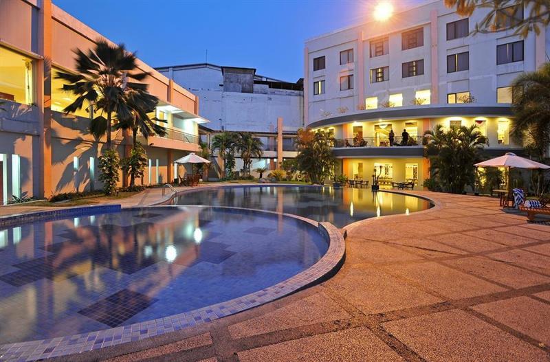 The Sun Hotel Sidoarjo Exterior photo